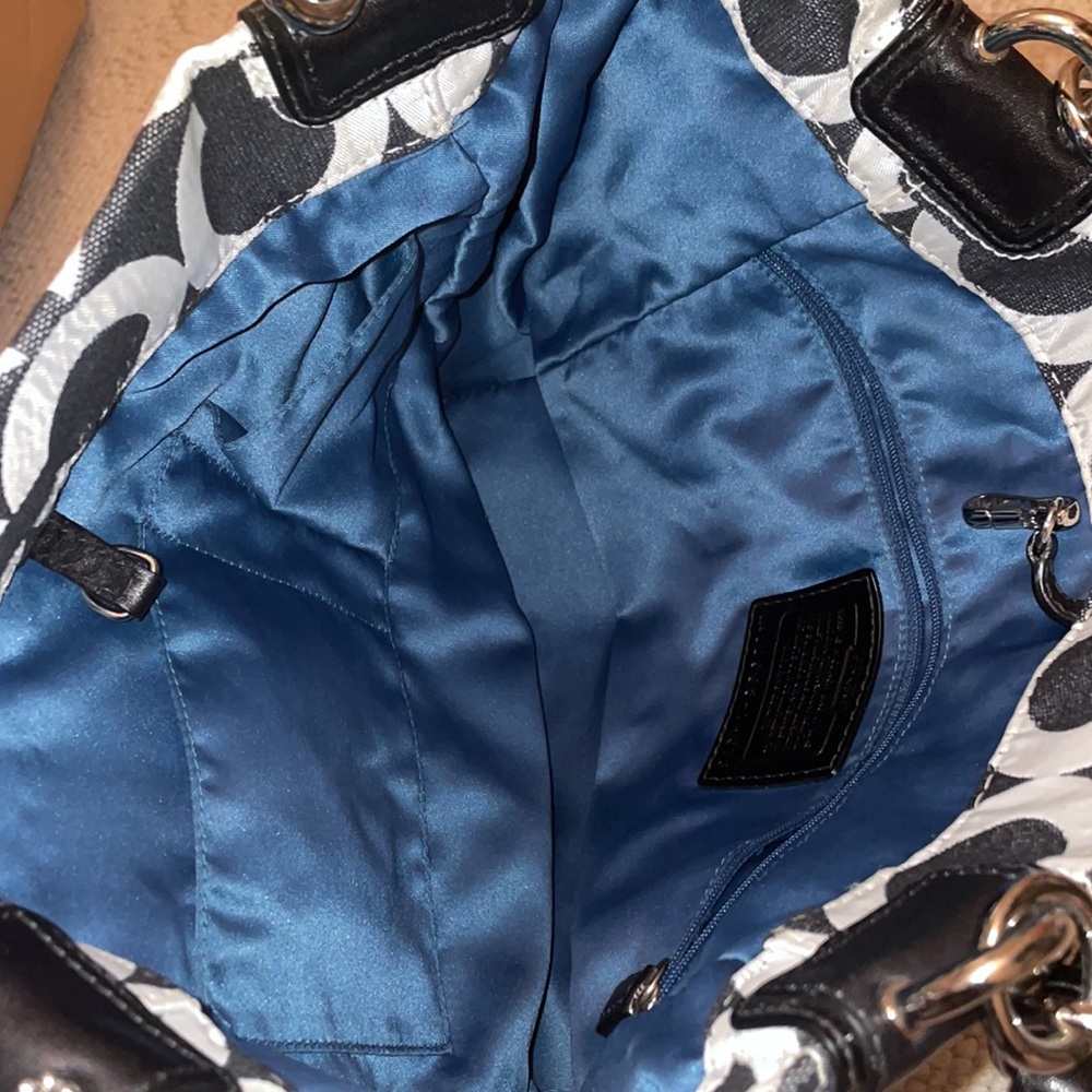 Coach Patterned Small Purse! - image 4